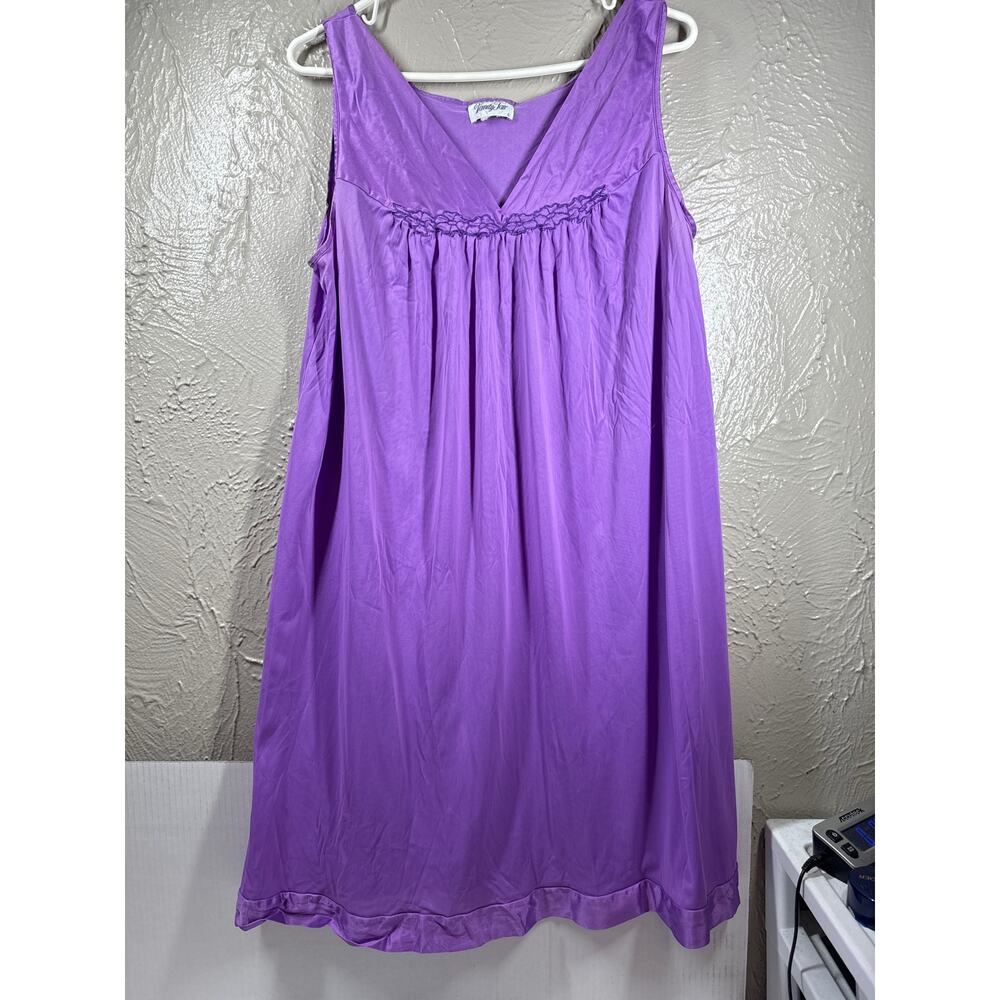 Vintage Vanity Fair Purple NIte Gown Slip Silky Embroidered Chemise Womens Sz L